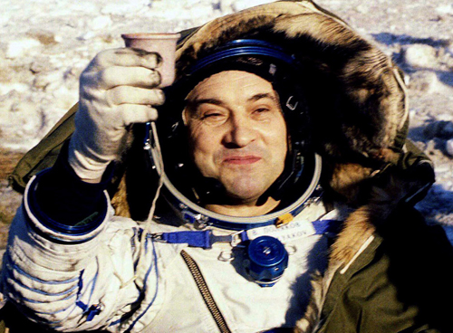 MOS07 COSMONAUT VALERI POLYAKOV TOASTS